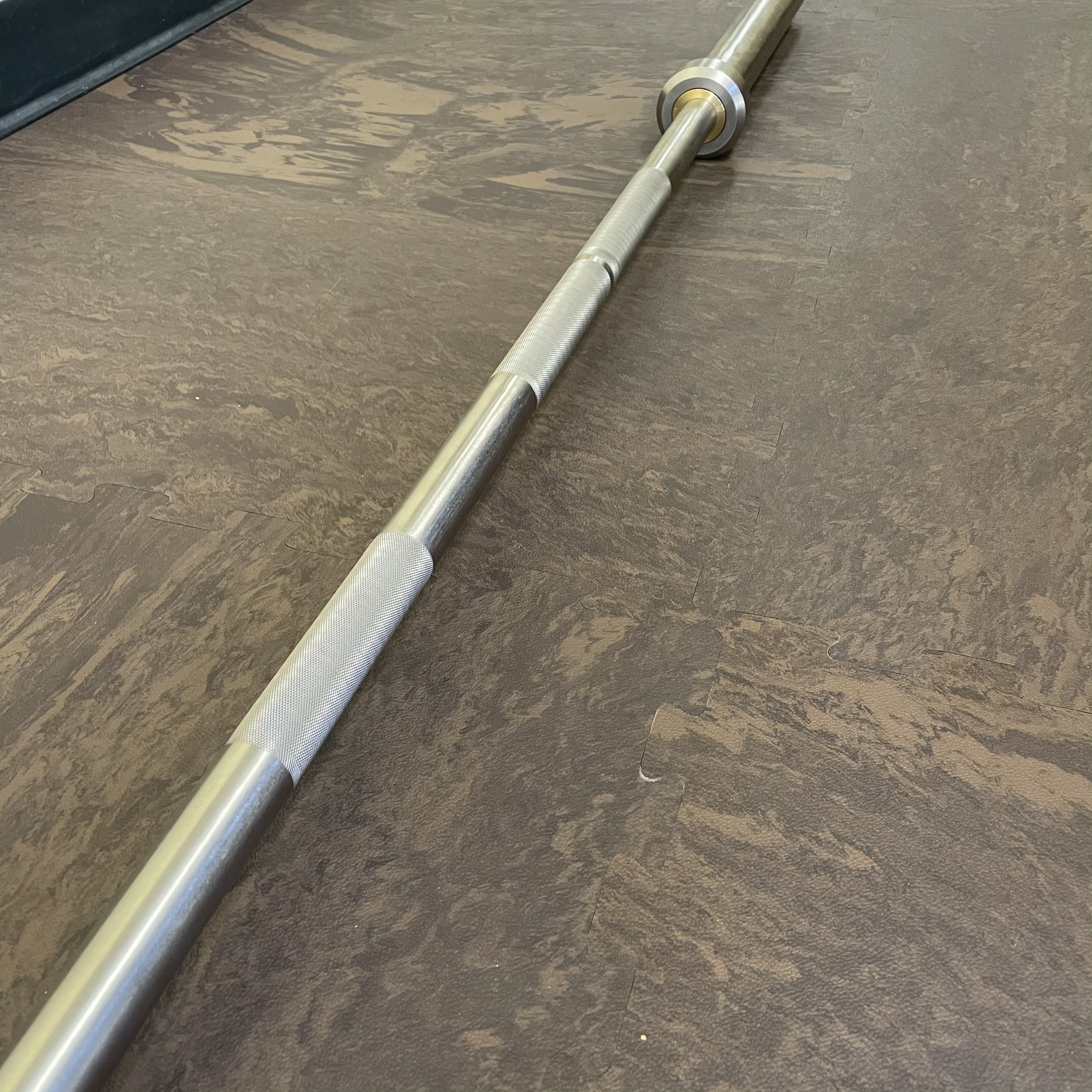 Hampton 700 LB Bar Olympic Bronze Bushing Bar